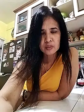 Snapshot of Prettysweetmum chatting on March 26, 2026, 2:06 am Prettysweetmum online show from March 26, 2026, 2:06 am