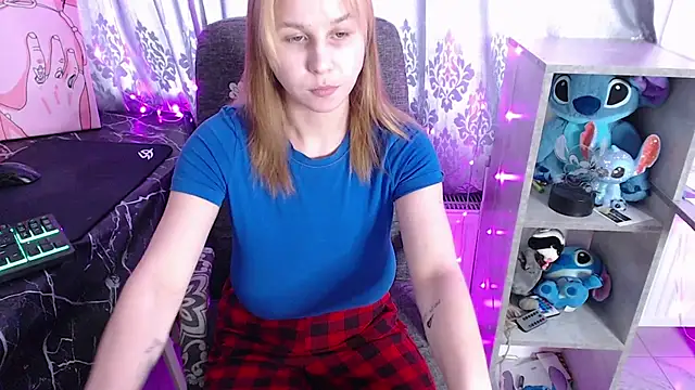 Snapshot of RoyAngela chatting on February 3, 2026, 7:13 am RoyAngela online show from February 3, 2026, 7:13 am