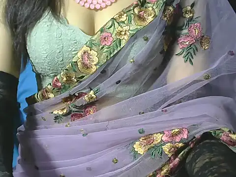 sheetal-sheetal95 online show from June 7, 2026, 6:33 pm