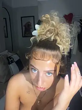 Snapshot of Aurorajadex chatting on October 8, 2025, 7:55 pm Aurorajadex online show from October 8, 2025, 7:55 pm