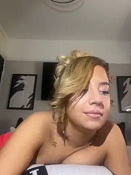 Snapshot of Aurorajadex chatting on October 21, 2025, 2:34 am Aurorajadex online show from October 21, 2025, 2:34 am