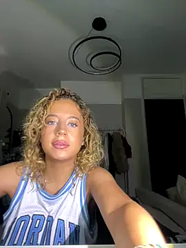 Snapshot of Aurorajadex chatting on October 24, 2025, 12:56 pm Aurorajadex online show from October 24, 2025, 12:56 pm