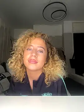 Snapshot of Aurorajadex chatting on October 27, 2025, 8:13 pm Aurorajadex online show from October 27, 2025, 8:13 pm