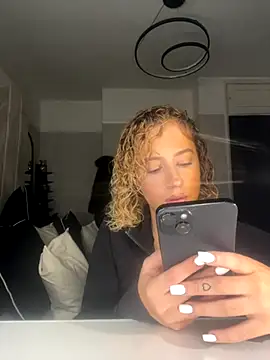 Snapshot of Aurorajadex chatting on November 5, 2025, 6:41 pm Aurorajadex online show from November 5, 2025, 6:41 pm