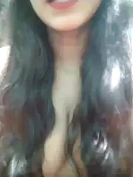 Snapshot of BerryOnFire chatting on October 30, 2025, 8:05 am BerryOnFire online show from October 30, 2025, 8:05 am