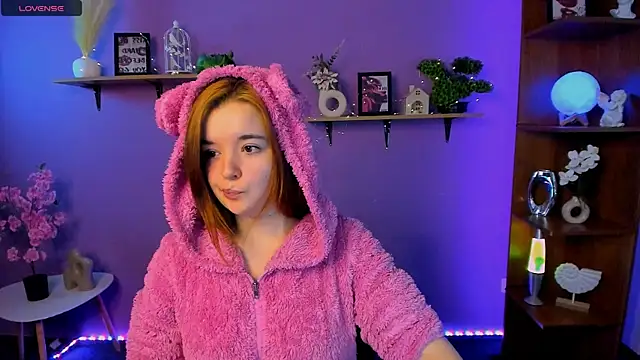 nika-still online show from April 4, 2026, 7:39 am