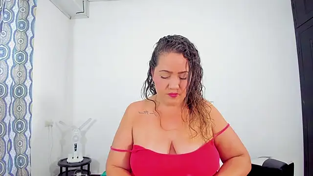 caamii foxx online show from November 18, 2025, 2:43 pm