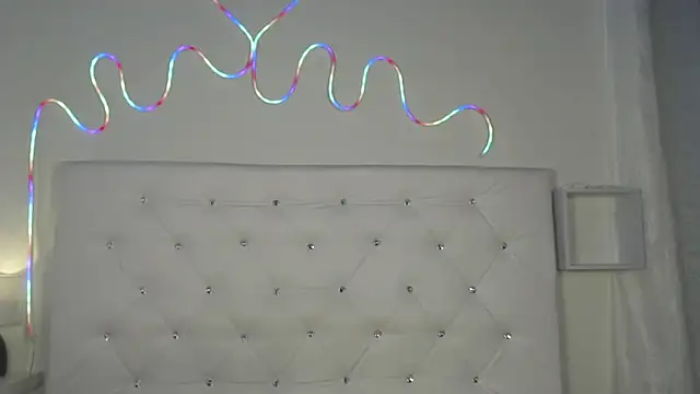 tatixxxvega online show from September 30, 2025, 1:27 pm