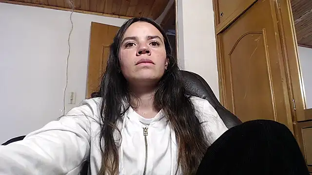 Snapshot of Skylar_Serenity chatting on October 3, 2025, 8:28 pm Skylar Serenity online show from October 3, 2025, 8:28 pm