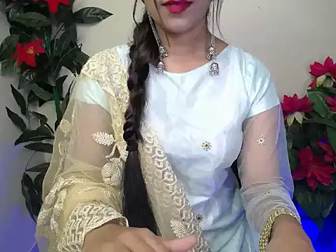 Little queenn online show from September 11, 2025, 1:06 am