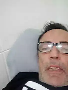 Snapshot of Txacas chatting on October 17, 2025, 11:51 pm Txacas online show from October 17, 2025, 11:51 pm