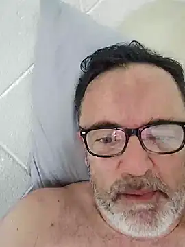 Txacas online show from December 17, 2025, 2:28 am