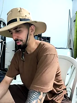 giannis090 online show from October 3, 2025, 4:42 am