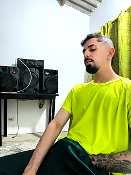 giannis090 online show from October 19, 2025, 12:33 am