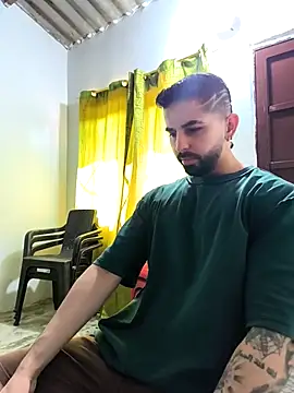 giannis090 online show from February 11, 2026, 8:25 pm