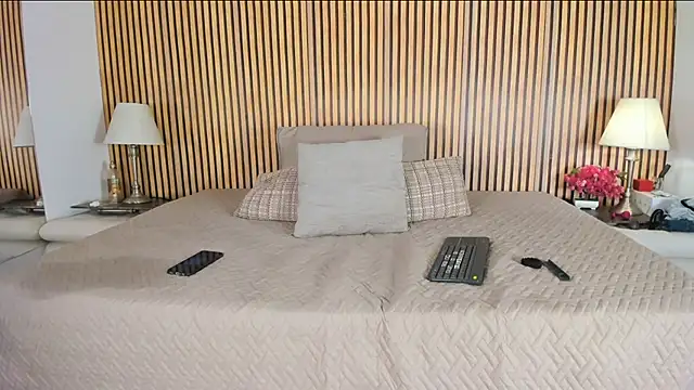 keeyla stone online show from September 27, 2025, 8:25 pm