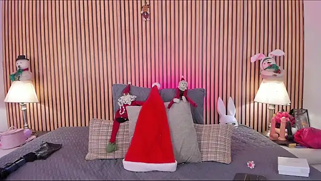 keeyla stone online show from December 18, 2025, 9:32 pm