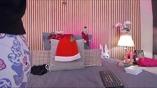 keeyla stone online show from December 19, 2025, 9:44 pm