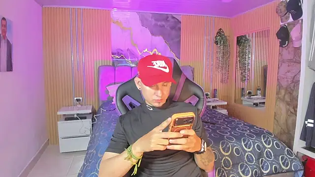 Snapshot of David_Gorgeous chatting on March 21, 2026, 12:15 am David Gorgeous online show from March 21, 2026, 12:15 am