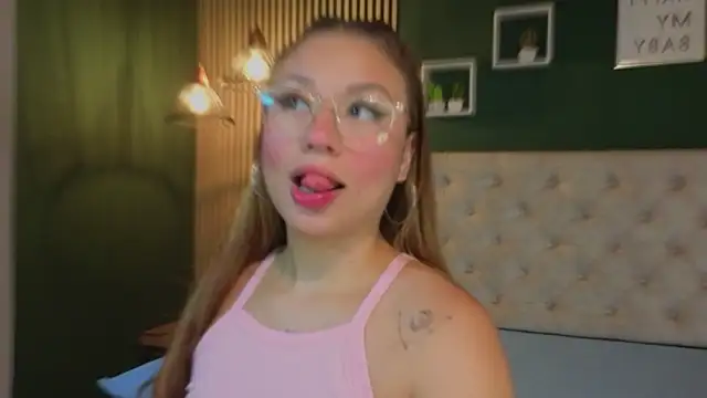 sky collinss online show from October 15, 2025, 9:04 pm