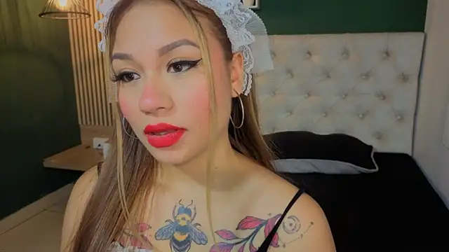 sky collinss online show from October 31, 2025, 7:48 pm