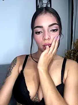 TaylorGreys online show from October 30, 2025, 6:26 am