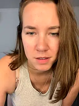 Candy Foxxxy  online show from October 2, 2025, 10:33 am