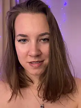 Candy Foxxxy  online show from October 19, 2025, 11:55 am