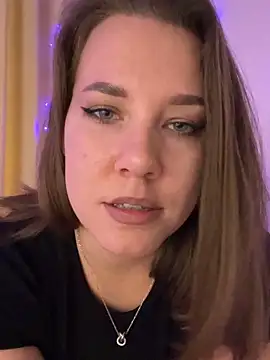 Candy Foxxxy  online show from November 5, 2025, 10:37 am