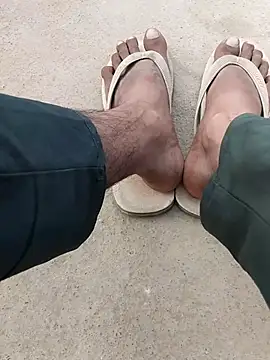 INTERNATIONAL0001 online show from October 25, 2025, 2:41 am