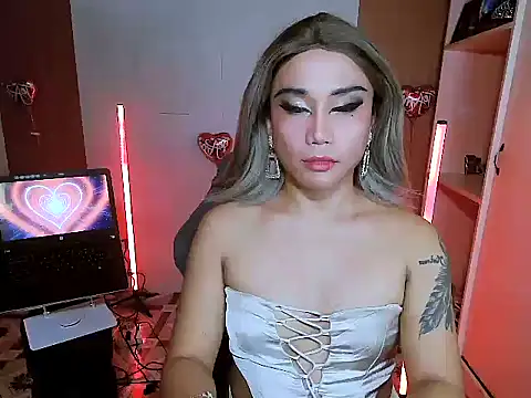 Snapshot of YourNikkieXxx chatting on February 4, 2026, 10:26 pm YourNikkieXxx online show from February 4, 2026, 10:26 pm