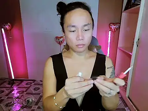 Snapshot of YourNikkieXxx chatting on February 6, 2026, 10:24 pm YourNikkieXxx online show from February 6, 2026, 10:24 pm