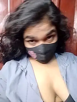 kiron204279 online show from November 13, 2025, 6:07 pm