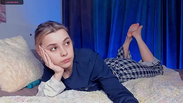 VedaSchulz online show from November 21, 2025, 6:50 pm