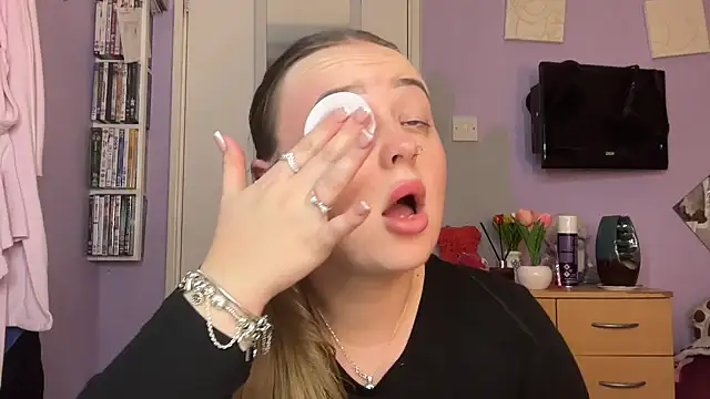 SexySashaxox online show from February 23, 2026, 11:02 pm