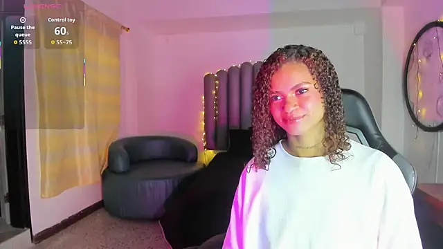 chubby sexy  online show from November 28, 2025, 12:30 pm