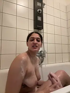 DreamThickCouple online show from December 19, 2025, 9:55 pm