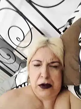 MarielaFerrer online show from November 6, 2025, 7:04 pm