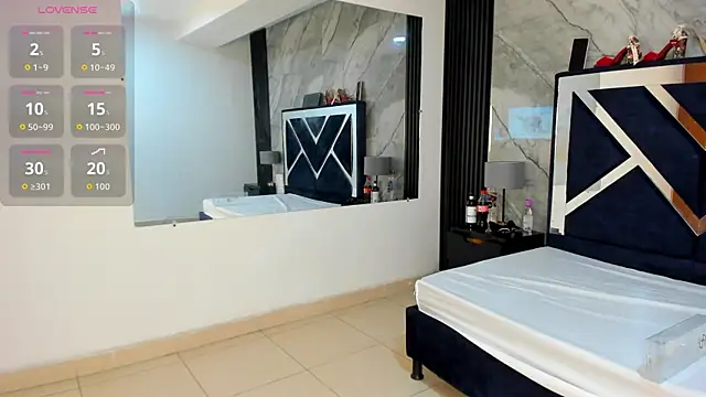 VioletRose as online show from October 28, 2025, 8:00 pm