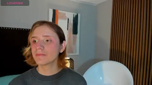 seraphine star online show from April 5, 2026, 8:50 pm