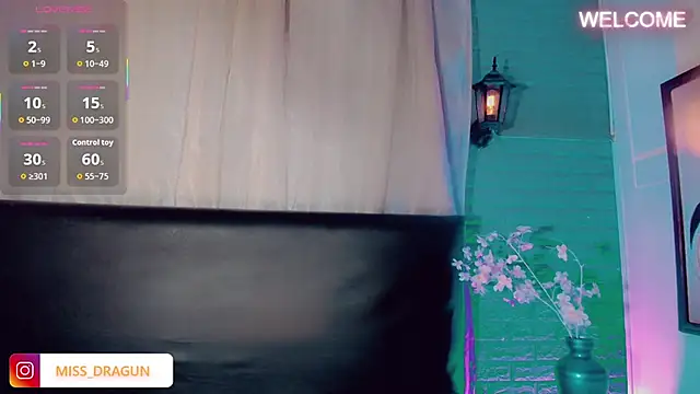 bayolet  online show from October 8, 2025, 11:30 am