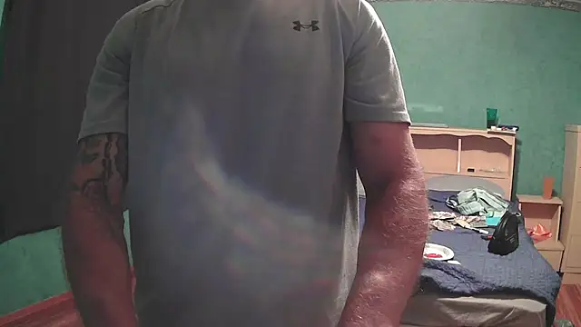 Snapshot of IsAparty chatting on October 9, 2025, 7:39 am IsAparty online show from October 9, 2025, 7:39 am