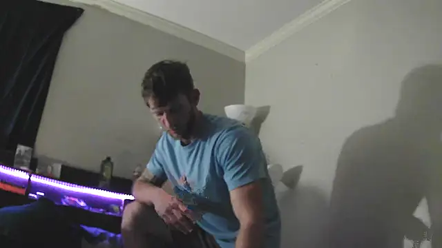 Snapshot of IsAparty chatting on January 17, 2026, 9:25 am IsAparty online show from January 17, 2026, 9:25 am