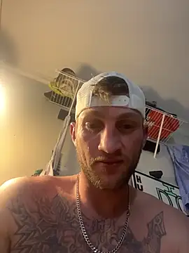 Snapshot of IsAparty chatting on March 4, 2026, 9:15 am IsAparty online show from March 4, 2026, 9:15 am