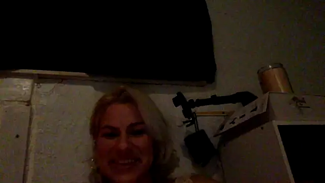 toomuchofafreak online show from September 10, 2025, 11:54 am