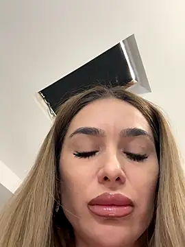 KaseyQuinn  online show from October 5, 2025, 9:51 am