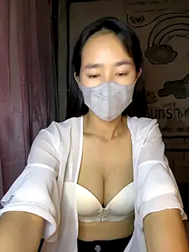 TiNa 04 online show from October 19, 2025, 10:21 pm