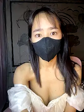 TiNa 04 online show from November 12, 2025, 10:41 pm