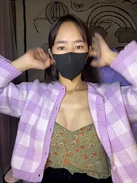 TiNa 04 online show from November 29, 2025, 11:41 pm