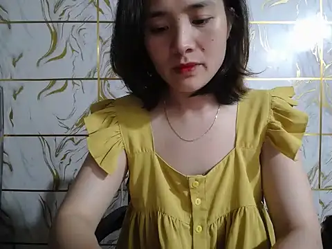 Lyzizi lovely09 online show from May 26, 2026, 12:45 pm